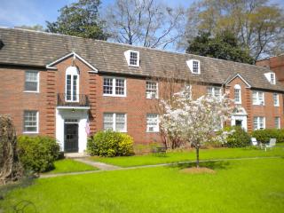 2844 Fairway Dr, Birmingham AL  35213-4010 exterior