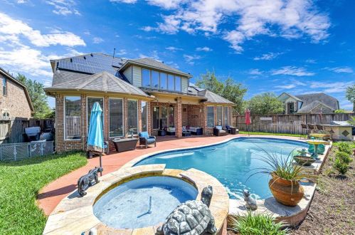 28203 Emerald Creek Ln, Fulshear TX 77441-2031 exterior