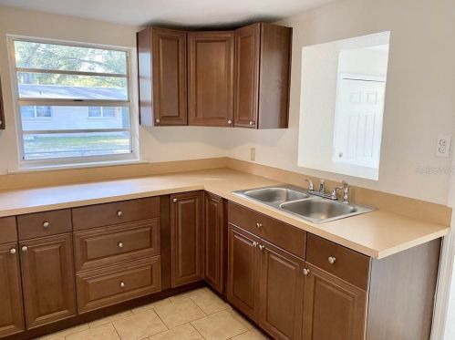 1410 98th Ave, Tampa FL  33612-8285 exterior