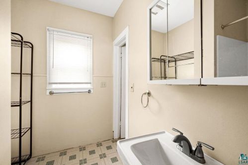 2719 2nd St, Duluth MN 55812-1920 exterior