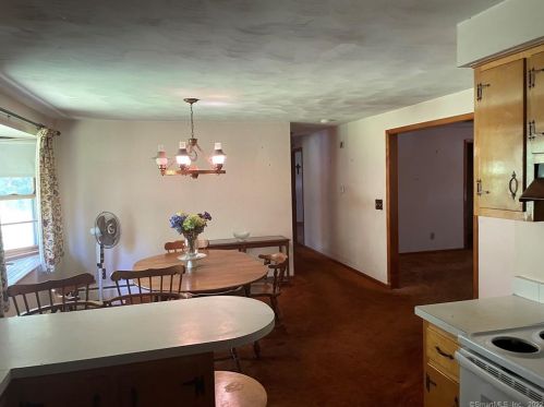 145 Dana Ln, Meriden CT 06451-5092 exterior