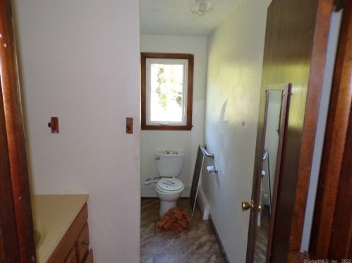 304 Frst St, Hartford CT 06118-2350 exterior