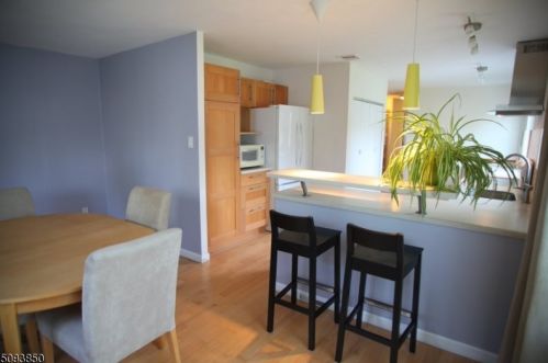 21 Alcott Dr, Livingston NJ  07039-1223 exterior