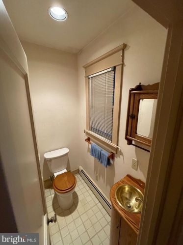 131 Marne Ave, Tavistock NJ 08033-1443 exterior