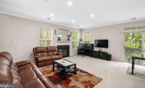 13106 Marcey Crk Rd, Herndon VA 20171-4820 exterior