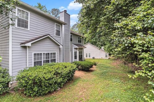 585 Shore Rd, Lithonia GA  30058-5990 exterior