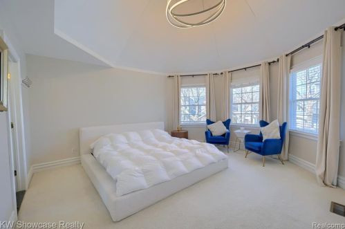 966 Smith Ave, Bham MI  48009-4709 exterior