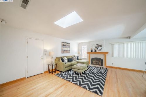 1798 Milburn Dr, Concord CA 94523-2117 exterior