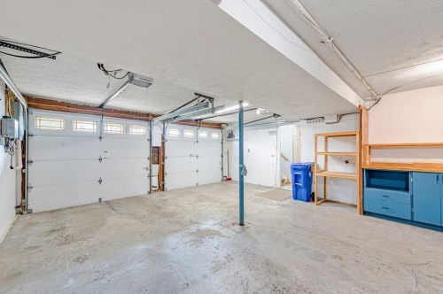 147 Cranbrooke Dr, Moon Twp PA  15108-9118 exterior