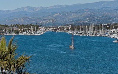 3604 Sunset Ln, Oxnard CA 93035-4130 exterior