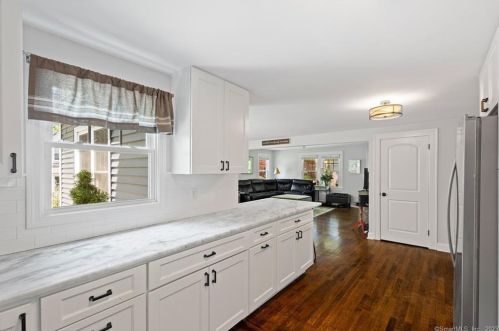 20 Bch St, North Haven CT 06473-3320 exterior