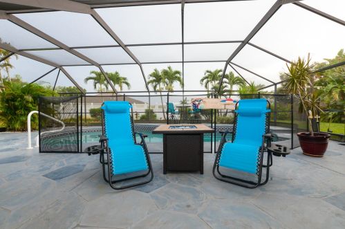 742 Whitmore Dr, Fort Pierce FL 34984-4573 exterior