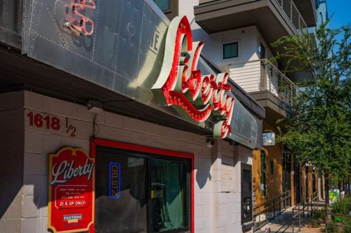 1008 8th St, Austin TX 78702 exterior