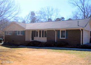 2807 Alamo Pl, Lithonia GA  30078-3428 exterior