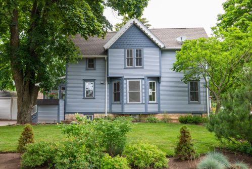 1157 Glenview Ave, Milwaukee WI 53213-3047 exterior