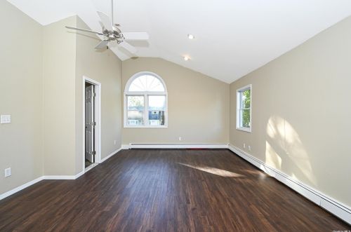 2 Gehrig St, Commack NY 11725-2006 exterior