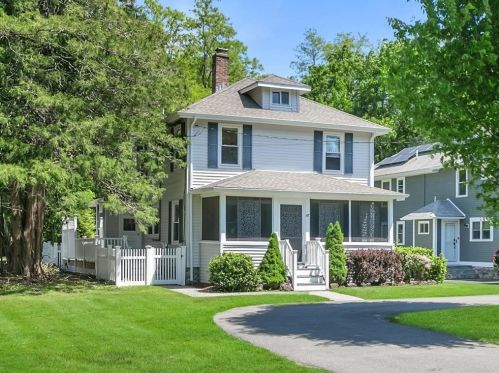 147 High St, Canton, MA 02021-3652