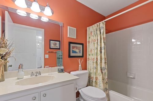 5 Mayfair Ln, Boynton Beach FL 33426-7717 exterior