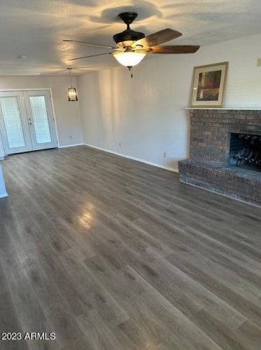 3253 Country Gables Dr, Phoenix AZ  85053-4709 exterior