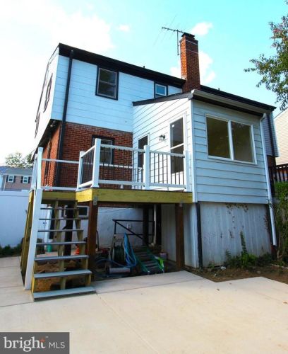 6947 Westhampton Dr, Alexandria VA 22307-1528 exterior