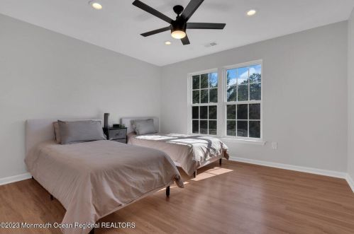 33 Jefferson Ct, Jackson Twp NJ  08527-5159 exterior