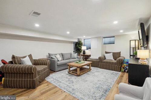 1937 5th St, Philadelphia PA  19122-2135 exterior