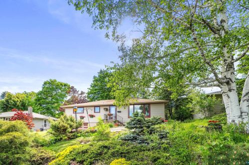 1515 Fern Ave, Duluth MN 55805-1133 exterior