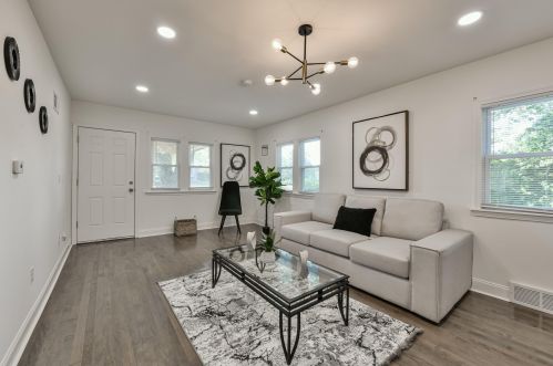 4235 92nd St, Milwaukee WI  53228-2133 exterior