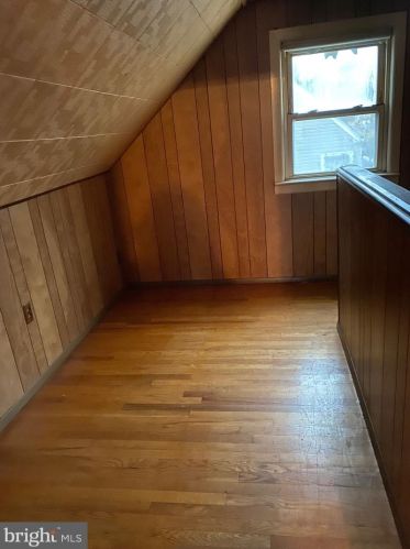 38 Soloff Dr, Trenton NJ 08610-4221 exterior