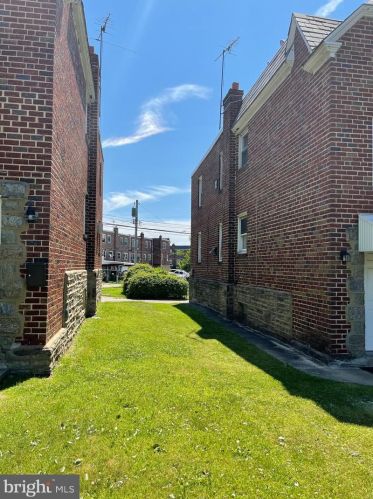 6625 2nd St, Philadelphia, PA 19126-3102