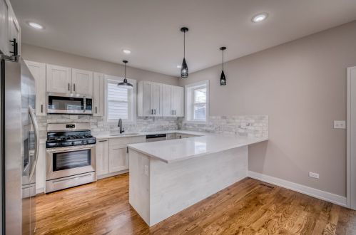 5527 Haddon Ave, Chicago IL  60651-2702 exterior