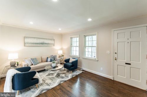 205 Commonwealth Ave, Alexandria VA 22305-2829 exterior