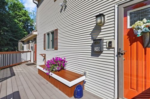 30 Abington St, Worcester, MA 01603-1102