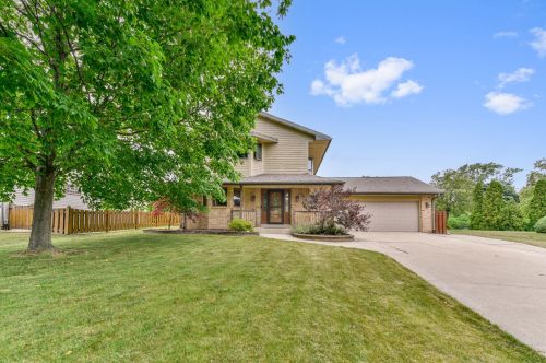 7052 Van Beck Ave, Milwaukee, WI 53220-2434