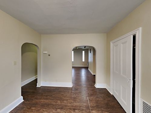 121 Bausman St, Pittsburgh PA 15210-2084 exterior