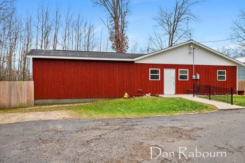 1662 136th St, Grant MI 49327-9643 exterior