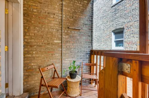 1344 Estes Ave, Chicago IL  60626-5561 exterior