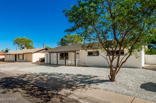 2925 42nd Ave, Phoenix AZ  85019-4323 exterior