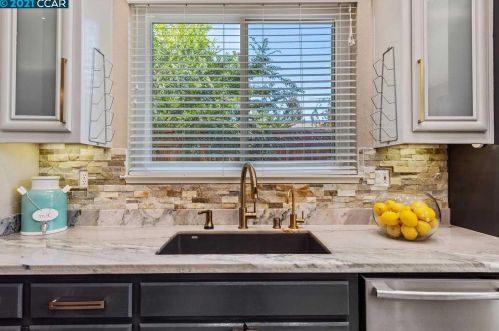 1868 Renee Way, Concord CA 94521-1525 exterior