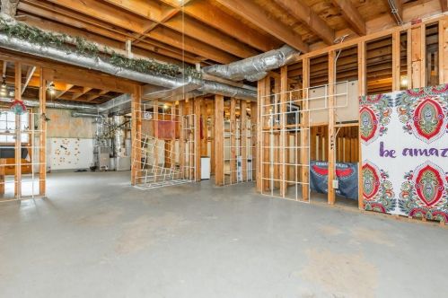 2075 Dunwoody Heritage Dr, Atlanta GA 30350-5413 exterior