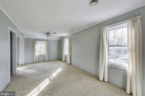 1101 Morningside Ln, Alexandria VA 22308-1042 exterior