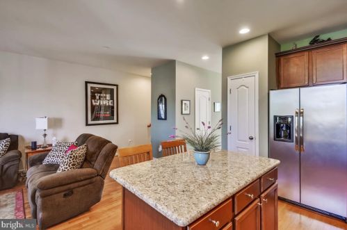 7417 Macon Dr, Glen Burnie MD 21060-8387 exterior