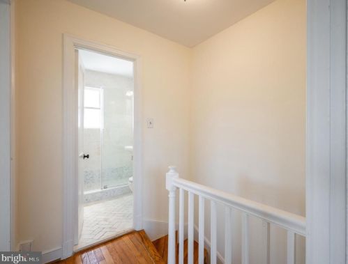 21 Clifford Ave, Alexandria VA  22305-2702 exterior