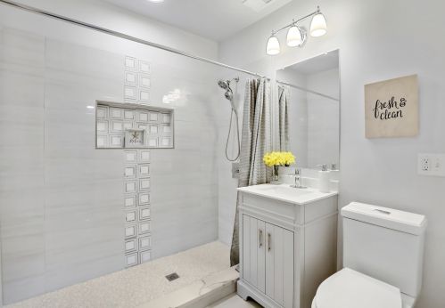 11347 Parnell Ave, Chicago IL 60628-7440 exterior