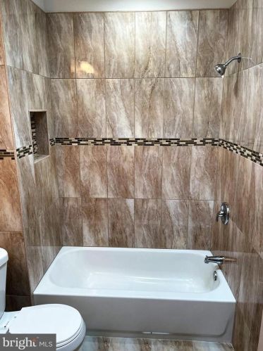 6624 18th St, Philadelphia PA  19126-2617 exterior