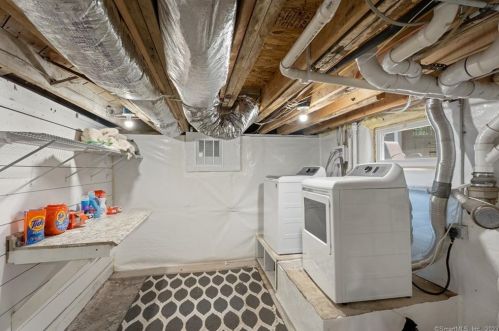 20 Bch St, North Haven CT 06473-3320 exterior