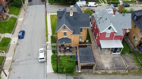 5420 Avondale Pl, Pittsburgh PA 15206-1402 exterior