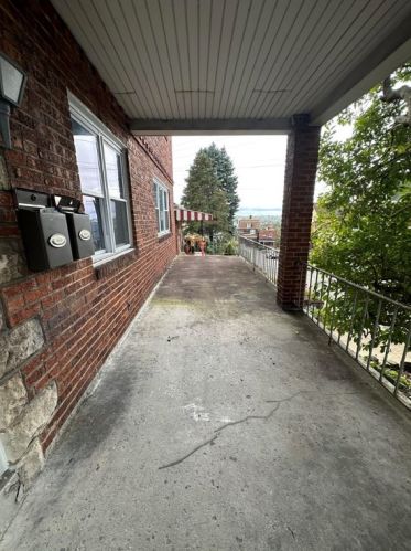 822 Flemington St, Pittsburgh PA 15217-2633 exterior