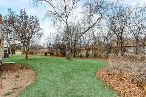 3160 Menomonee Riv Pkwy, Milwaukee WI 53222-3371 exterior