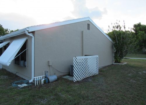 281 Kimball Cir, Fort Pierce FL 34953-6289 exterior